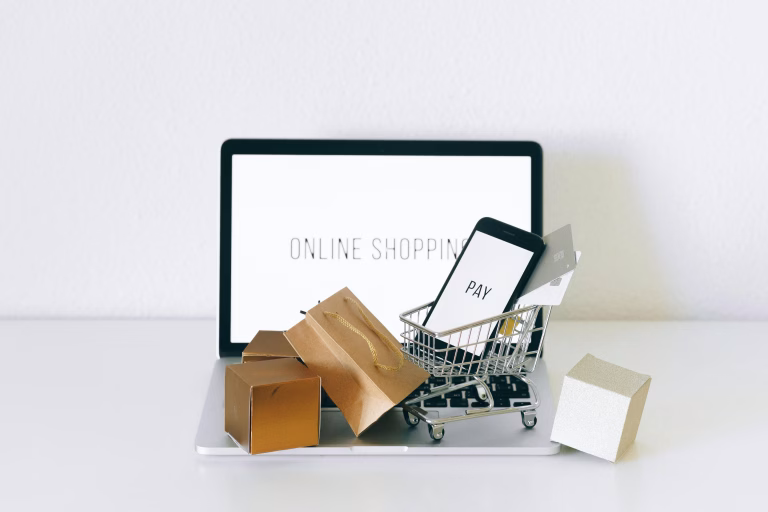 WooCommerce vai Shopify – kumpi verkkokauppa sopii yrityksellesi?